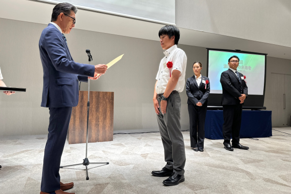 全国法面防災協会～第１回法面防災の未来を拓く発表会～で社員が最優秀賞を受賞しました。